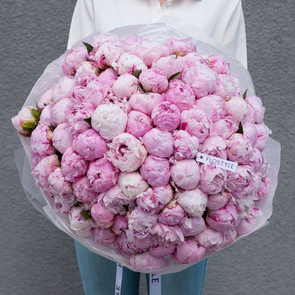 ogromnyj buket pionov 101 pion 10